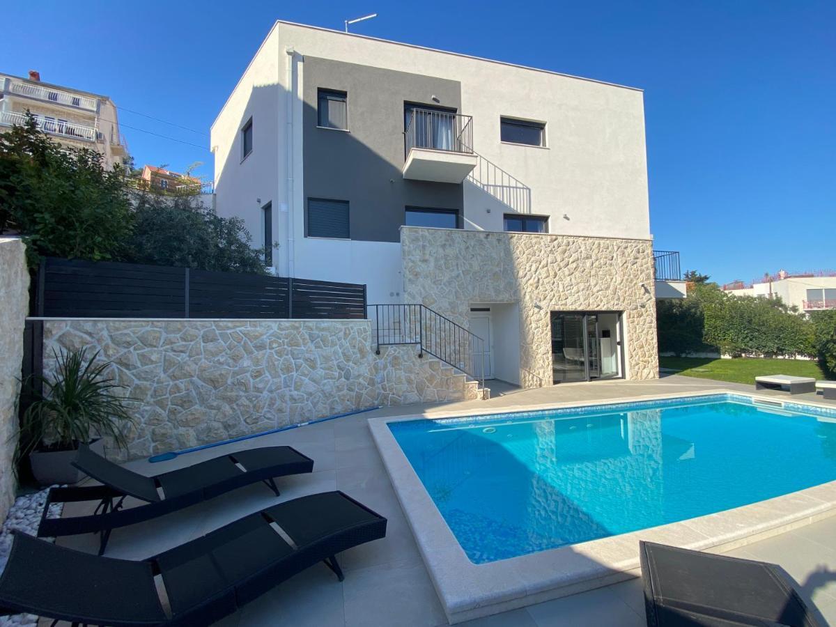 Villa Salt - 10 People, Heated Pool, Trogir, Near Beach & Split Airport Екстериор снимка