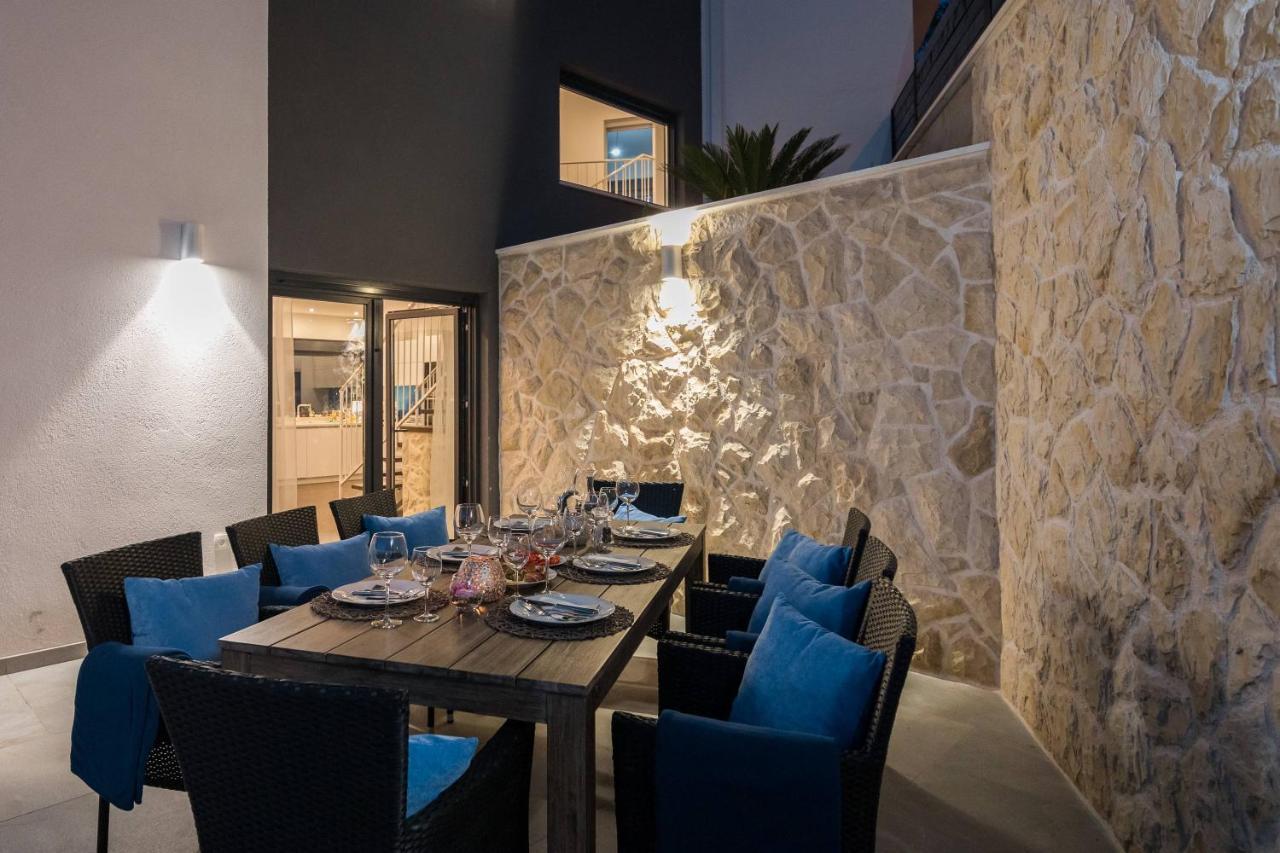 Villa Salt - 10 People, Heated Pool, Trogir, Near Beach & Split Airport Екстериор снимка