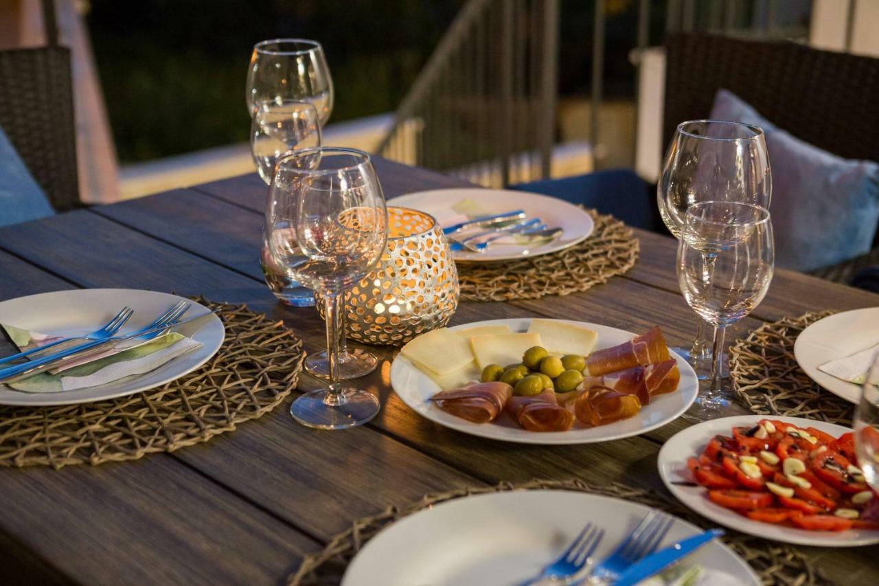 Villa Salt - 10 People, Heated Pool, Trogir, Near Beach & Split Airport Екстериор снимка